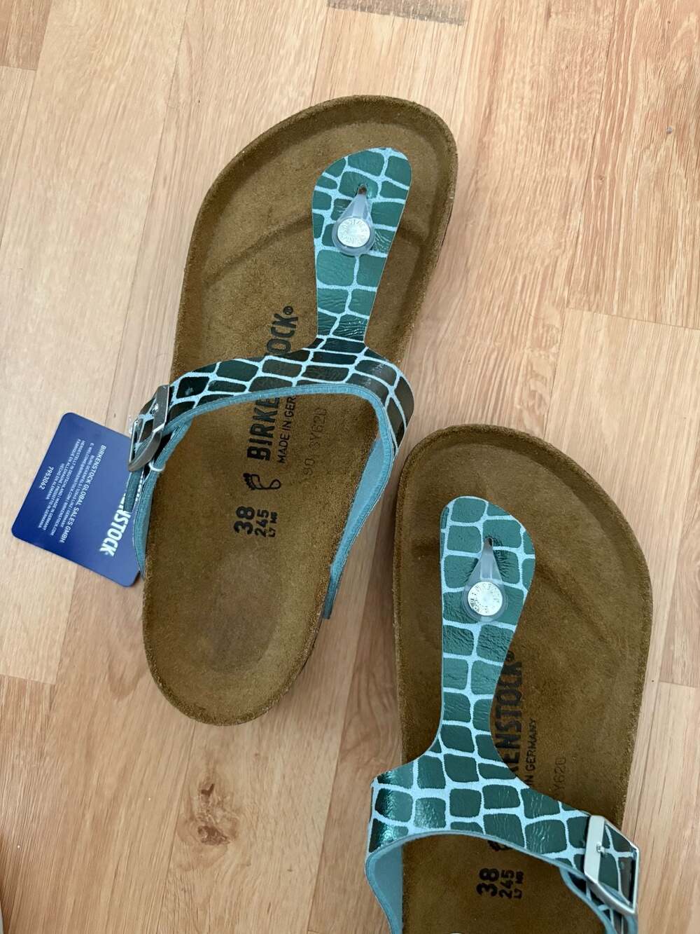 Birkenstock Gizeh Green Crocodile Embossed Sandals Size 38
